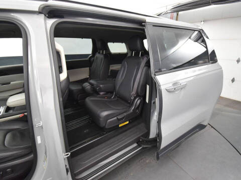 2023 Kia Carnival SX