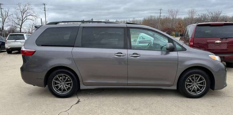 2019 Toyota Sienna XLE 8-Passenger