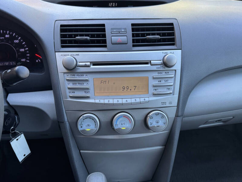 2011 Toyota Camry LE