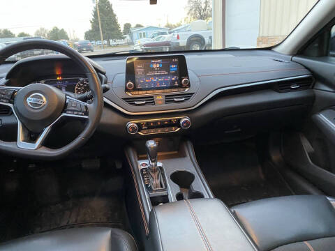 2019 Nissan Altima 2.0 SR