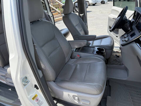 2015 Toyota Sienna XLE 8-Passenger