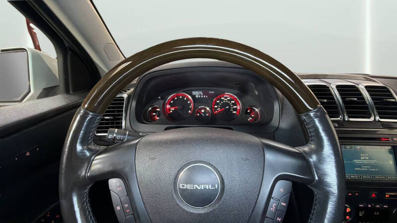 2011 GMC Acadia Denali