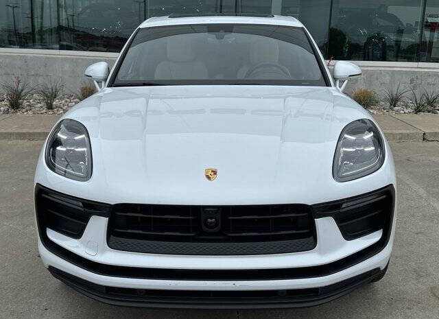 2026 Porsche Macan