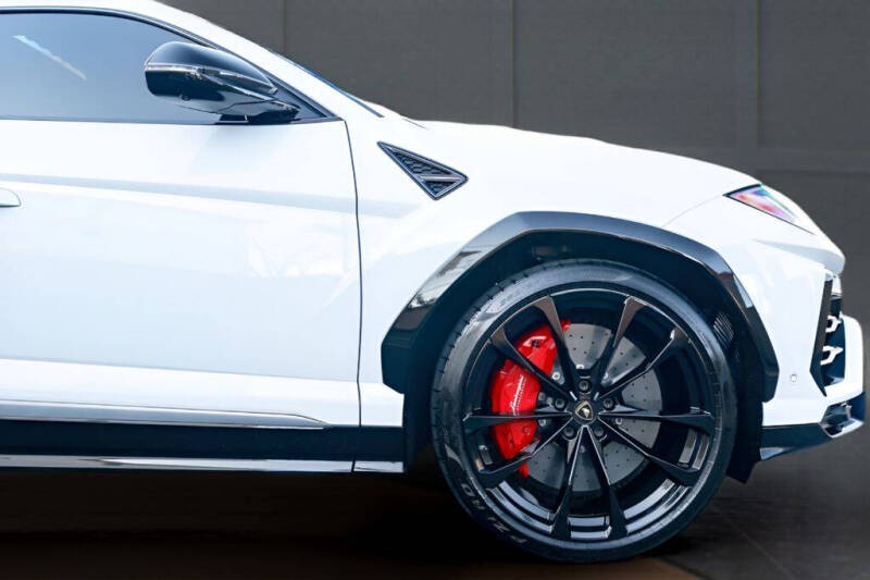 2023 Lamborghini Urus S