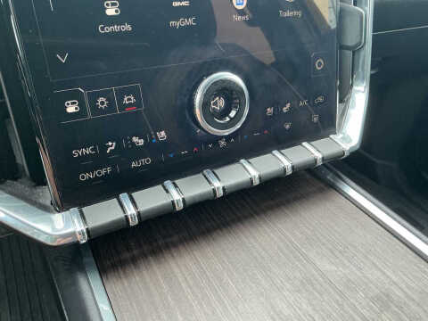 2024 GMC Acadia Denali