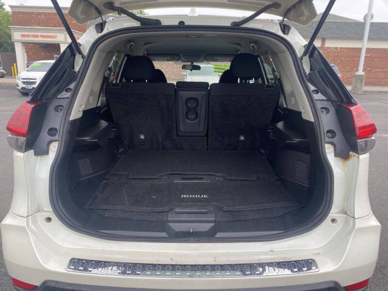 2017 Nissan Rogue SV