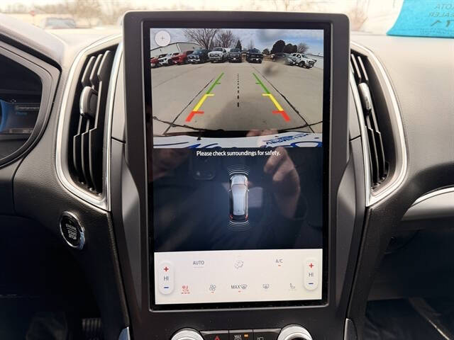 2022 Ford Edge Titanium