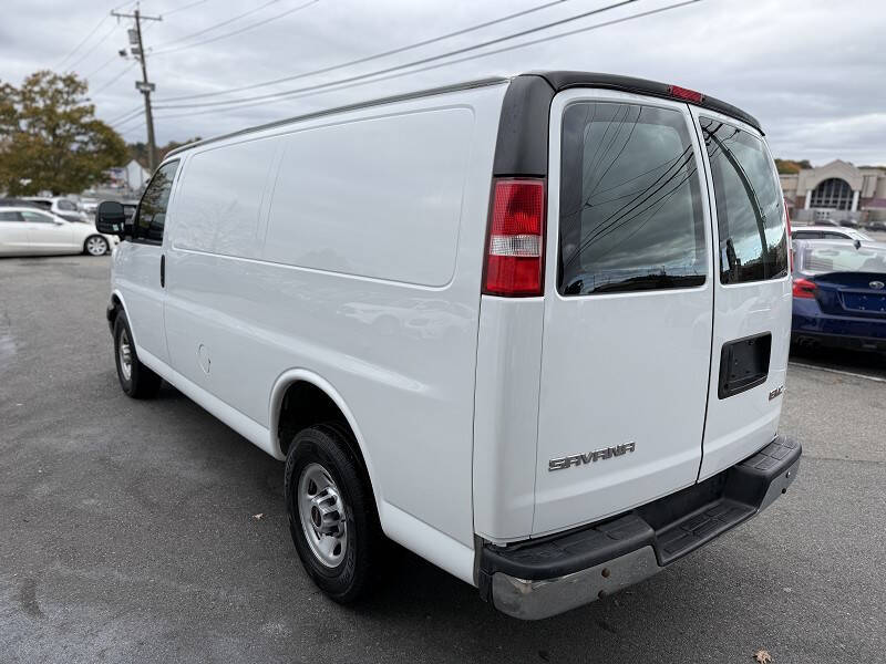 2017 GMC Savana 2500
