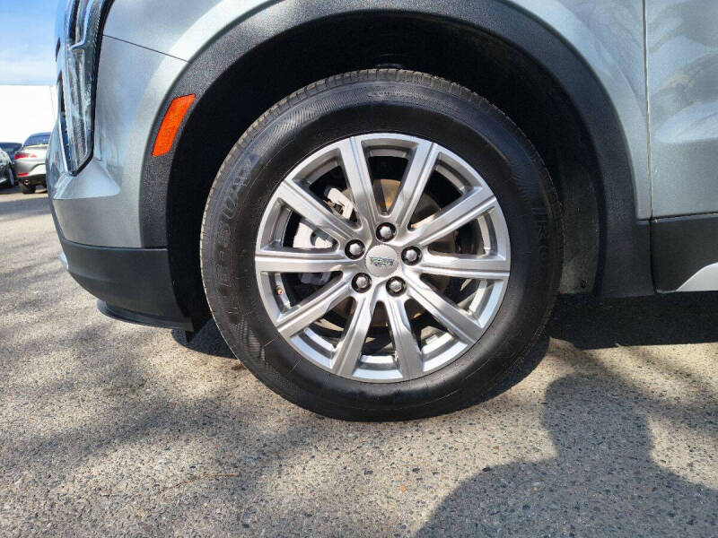 2023 Cadillac XT4 Premium Luxury