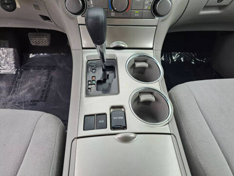 2012 Toyota Highlander SE