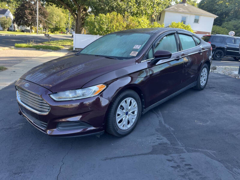 2013 Ford Fusion S's photo
