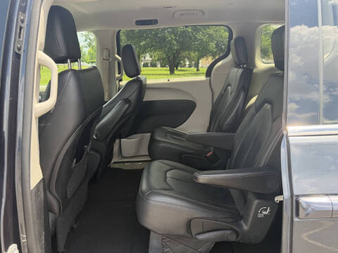 2020 Chrysler Pacifica Touring L