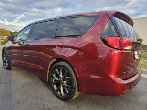 2020 Chrysler Pacifica Touring