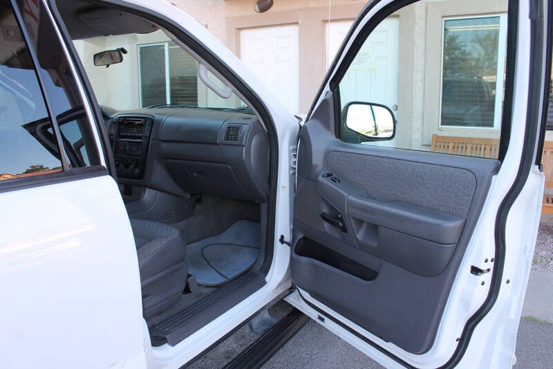 2003 Ford Explorer XLS