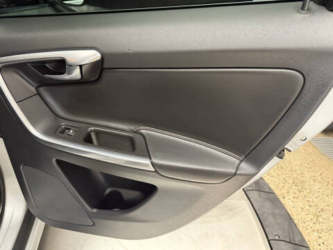 2017 Volvo XC60 T6 Dynamic