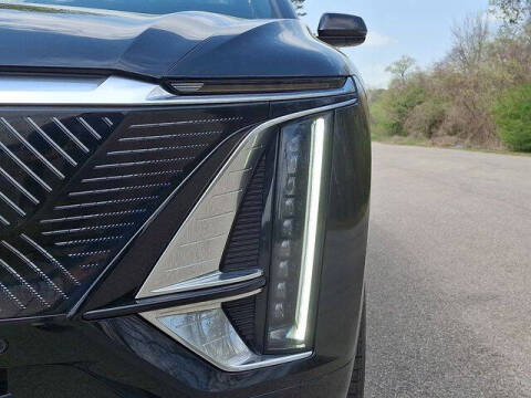 2024 Cadillac LYRIQ Luxury 1