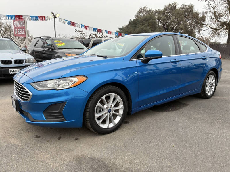 2019 Ford Fusion SE's photo
