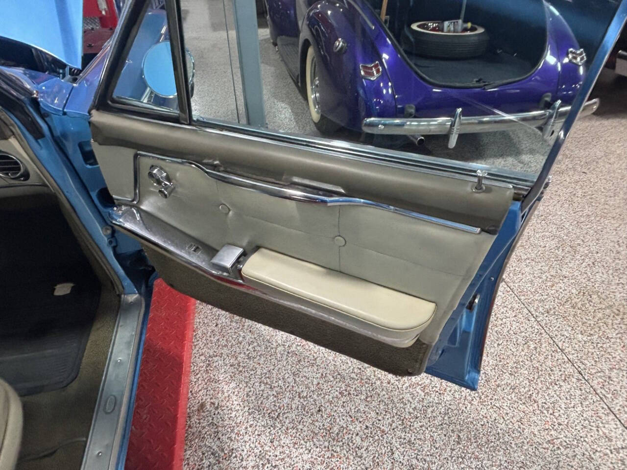1963 Cadillac DeVille 32