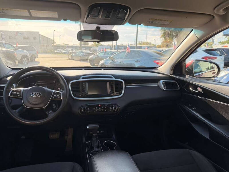 2020 Kia Sorento LX