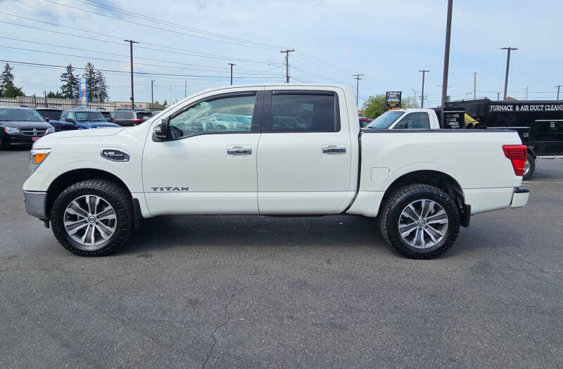 2017 Nissan Titan SL