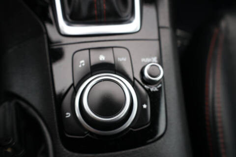 2016 Mazda MAZDA3 i Grand Touring