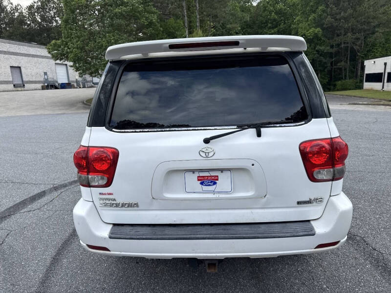 2005 Toyota Sequoia SR5