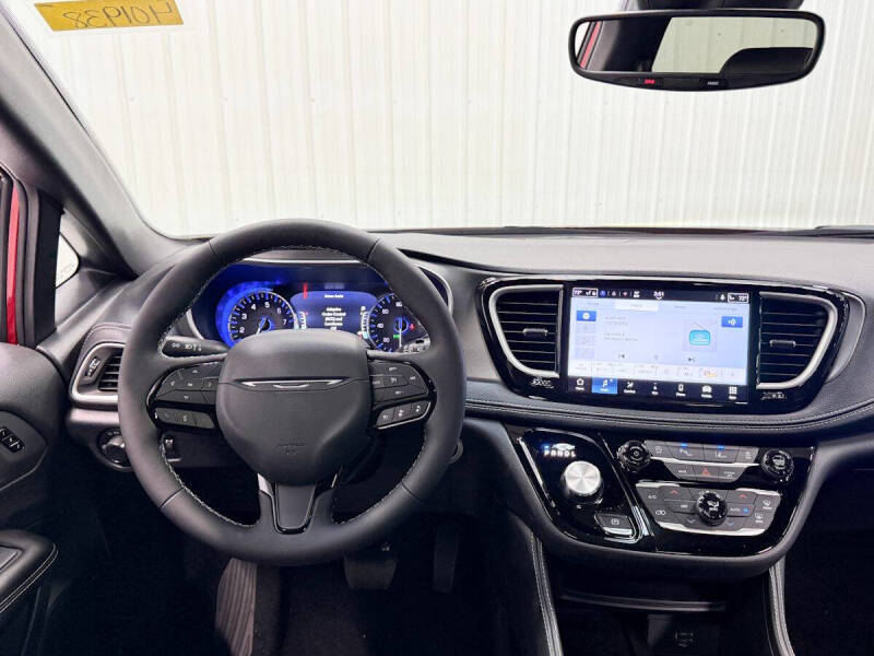 2027 Chrysler Pacifica Limited