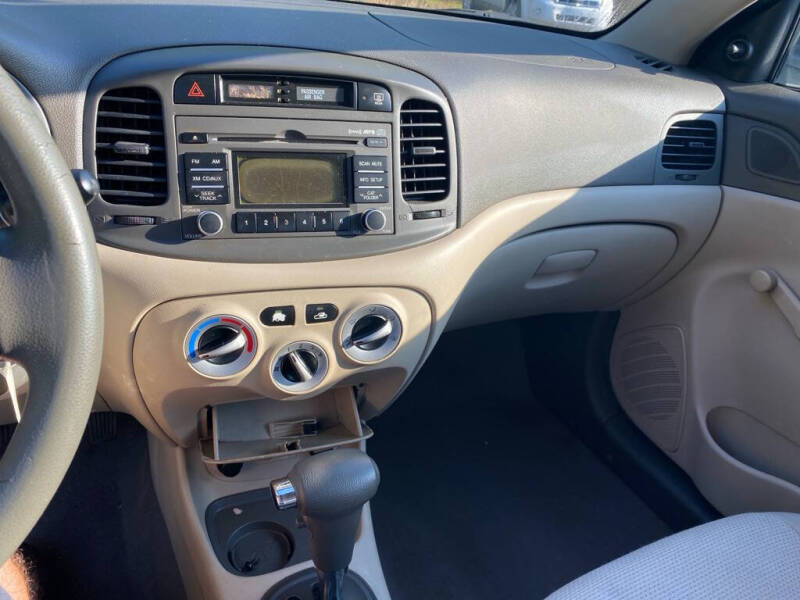 2010 Hyundai Accent GLS