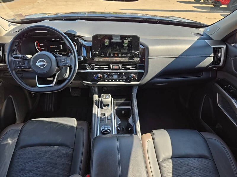 2022 Nissan Pathfinder Platinum