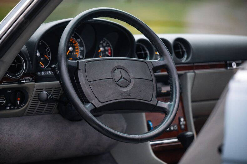 1986 Mercedes-Benz 560-Class 560 SL