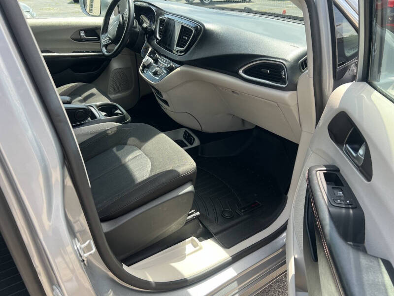 2020 Chrysler Pacifica Touring