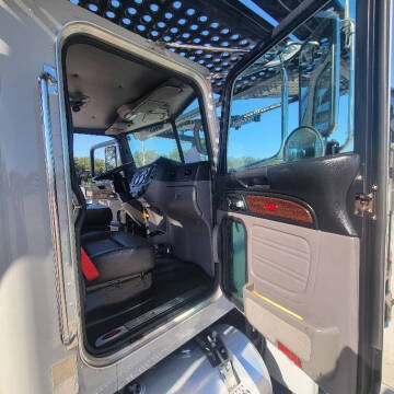2020 Peterbilt 365