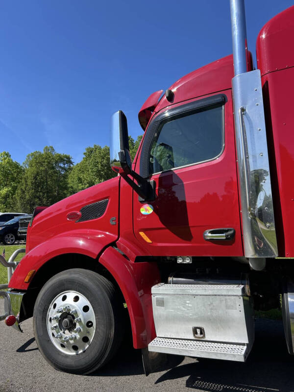 2015 Peterbilt 579 Sleeper Tractor