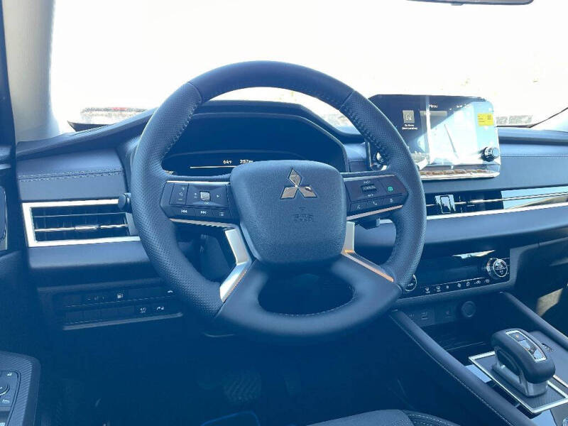 2025 Mitsubishi Outlander PHEV SE