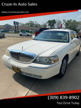2009 Lincoln Town Car for sale at Cruze-In Auto Sales in East Peoria IL