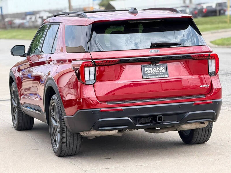 2025 Ford Explorer ST-Line
