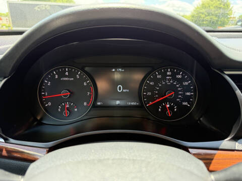 2017 Kia Cadenza Technology