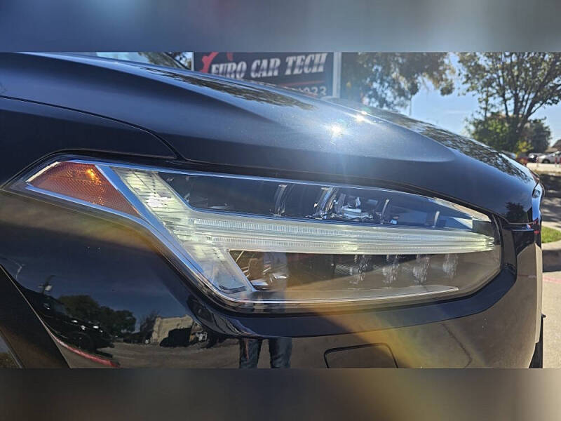 2017 Volvo XC90 T6 Momentum