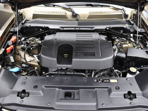 2023 Land Rover Defender 90 SE