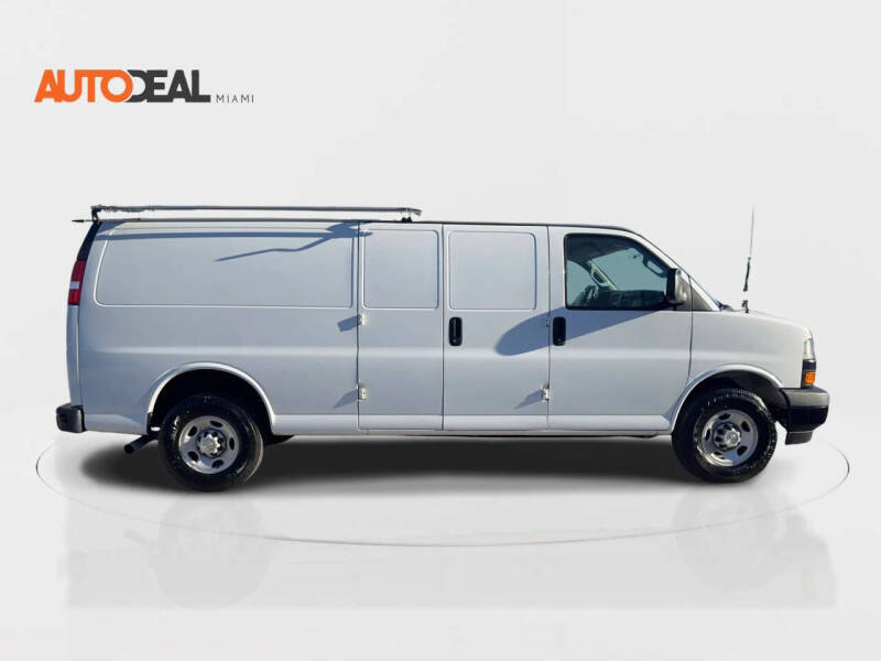 2022 Chevrolet Express 2500