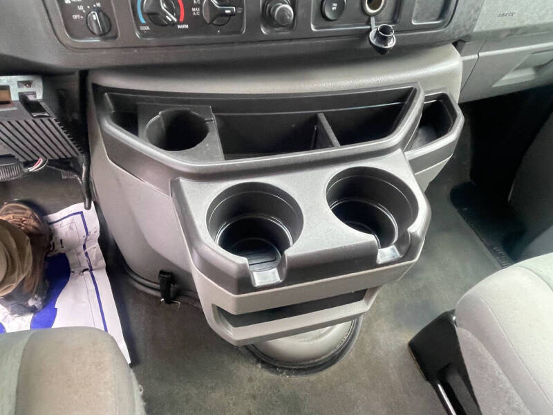 2011 Ford E-Series E-350 SD XLT