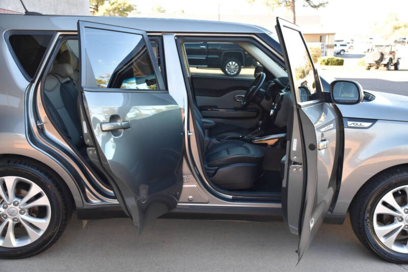 2016 Kia Soul +