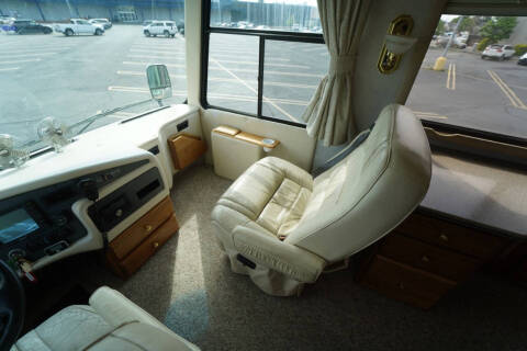 2000 Monaco Dynasty M-37