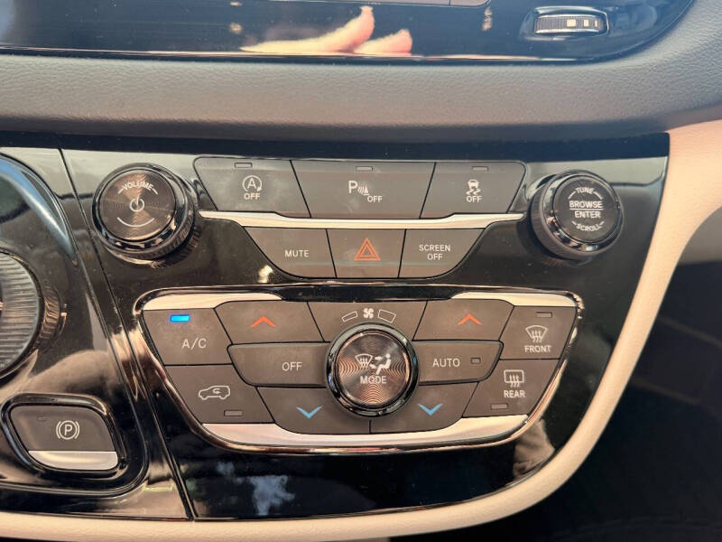 2019 Chrysler Pacifica Touring L 35th Anniversary