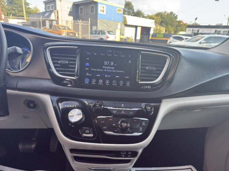 2017 Chrysler Pacifica Touring