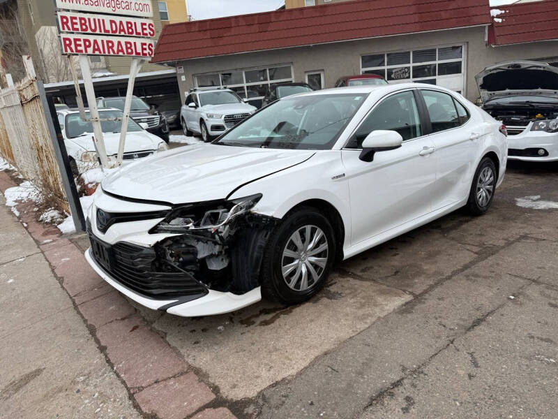 2019 Toyota Camry Hybrid LE