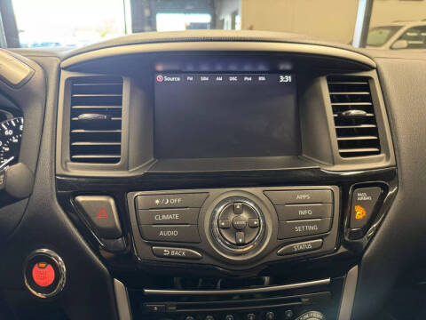 2020 Nissan Pathfinder SV