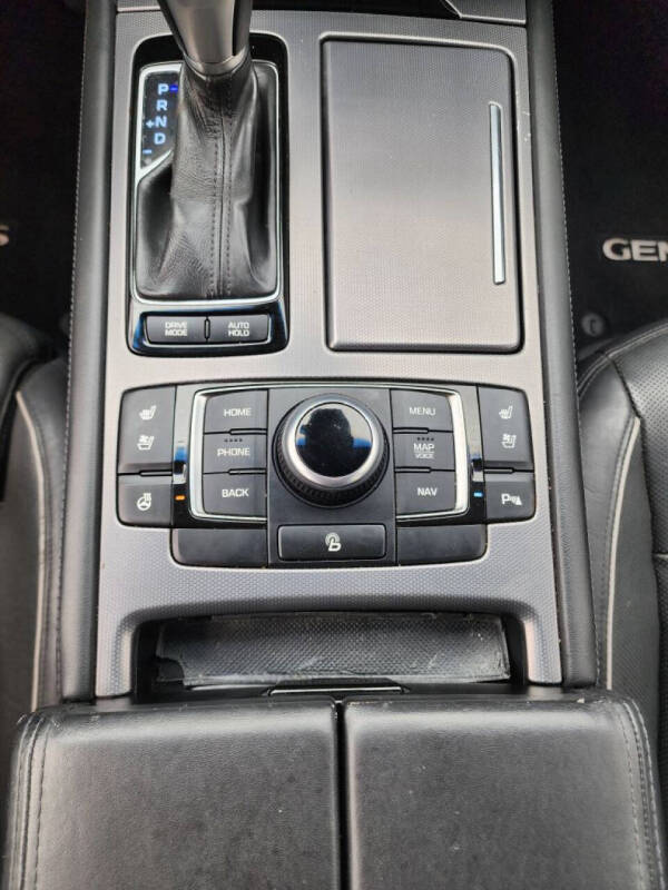 2015 Hyundai Genesis