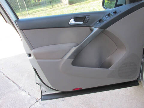 2009 Volkswagen Tiguan SE