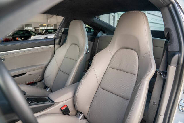 2012 Porsche 911 10